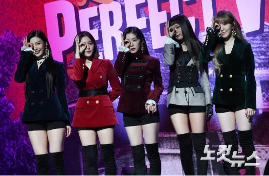 5인조 걸그룹 레드벨벳이 16일 오후 서울 삼성동 SMTOWN 코엑스