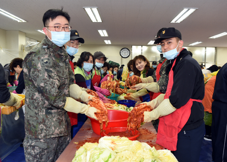 사랑의 김장 담그기  봉사활동 사진 (1)