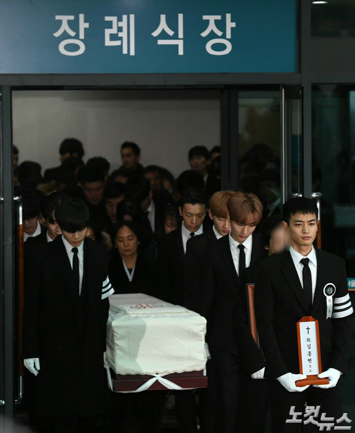 20171221101603285243_0_750_914