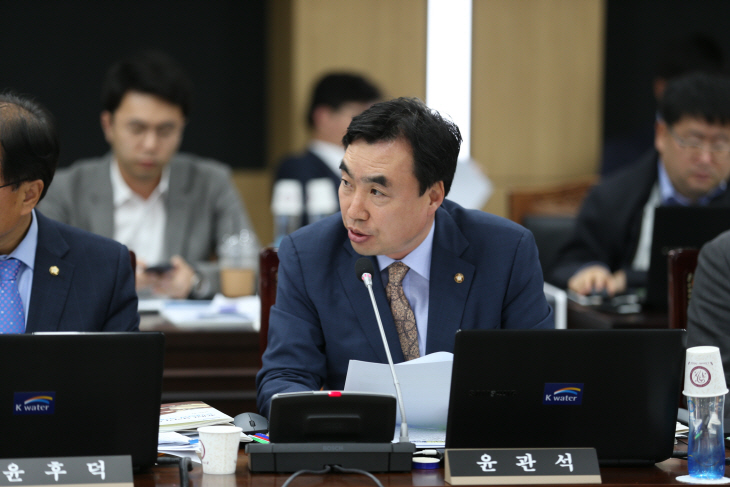 윤관석