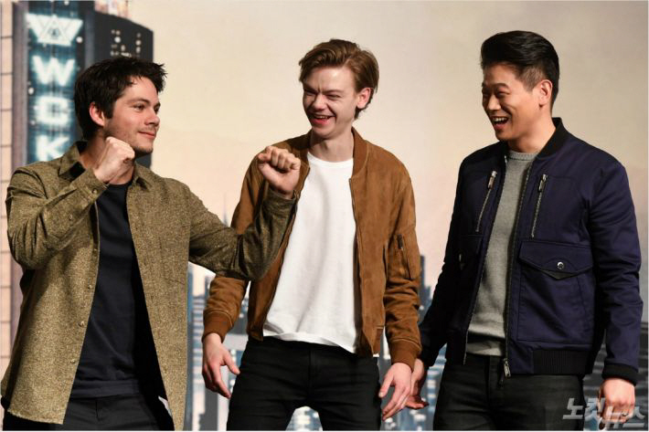 배우 딜런 오브라이언(왼쪽부터), 토마스 브로디-생스터, 이기