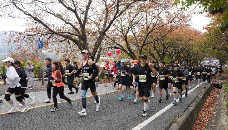 강바람 맞으며 달린 '2025 영천댐 마라톤대회'
