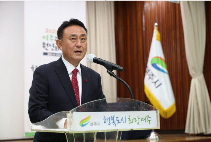 이충우 여주시장, 12월 월례회의 주재 공직자 노력 감사 표명 - 뉴스 썸네일 이미지