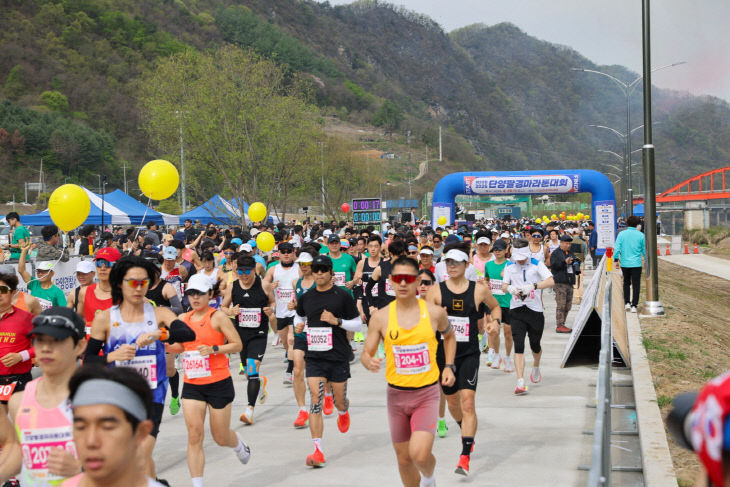 전국 5,100여 명 참여…단양팔경마라톤, 봄 속 질주로 마침표