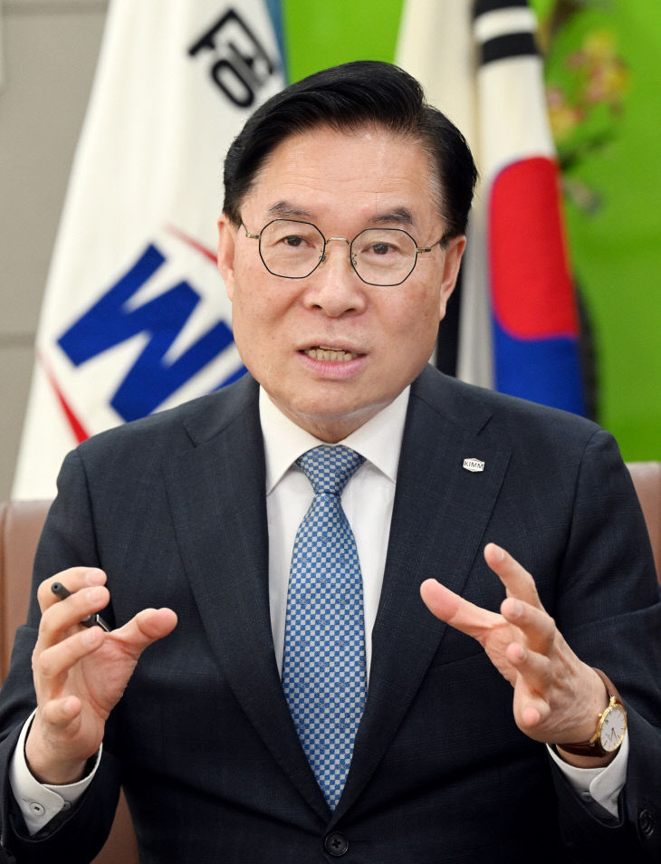 [초대석] 류석현 원장 "기계연은 계주 2·3번 주자... 제조강국 기여 자부... - 뉴스 썸네일 이미지