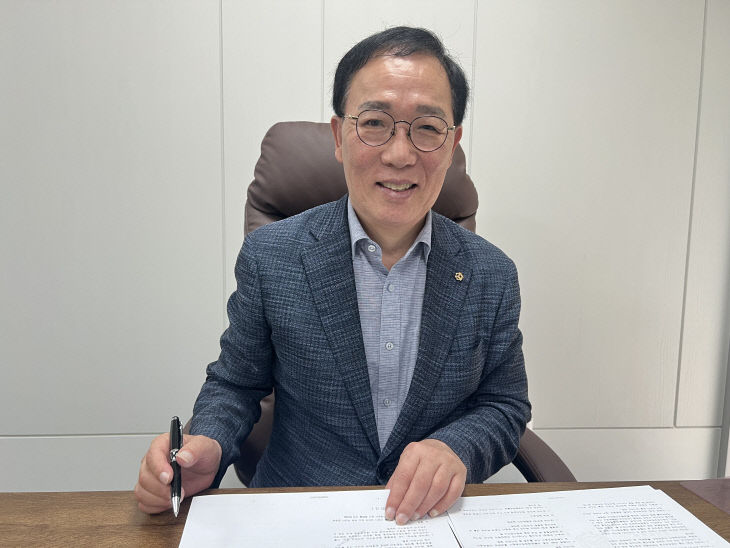 [우리동네 이사장] 정진효 둔산신협 이사장 "청렴·투명성 바탕으로 성... - 뉴스 썸네일 이미지
